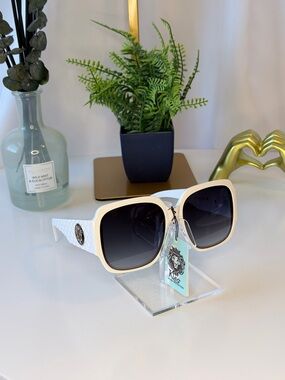 White Oversized Square Women's Sunglasses with Gradient Lenses